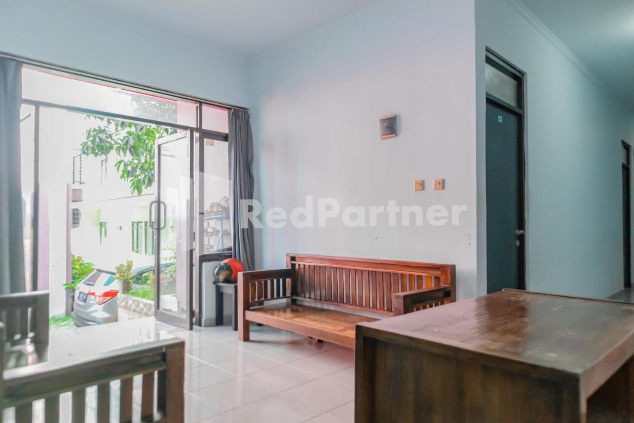 Oyo 2770 Zleepy Wisma Khazri Bogor Exterior photo